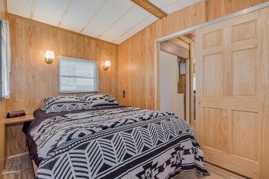 Bedroom w/Barn Door