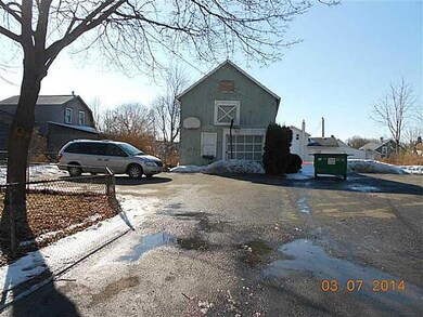 Parking Lot/Garage
