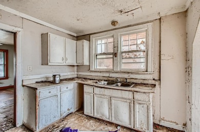 27 S Warren Ave, Columbus, OH 43204 - photo 3