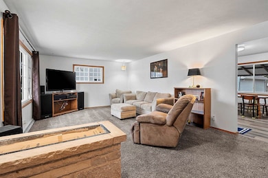 925 W Lindbergh St, Appleton, WI 54914 - photo 3