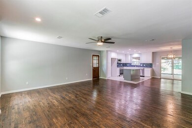 549 Lakeshore Dr, Ennis, TX 75119 - photo 4