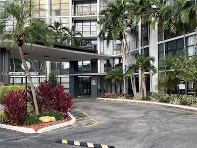 800 Parkview Dr unit 701, Hallandale Beach, FL 33009 - photo 6