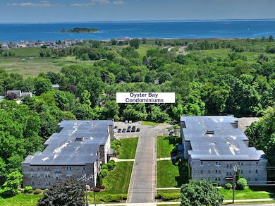 308 Meadowside Rd unit 202, Milford, CT 06460 - photo 2