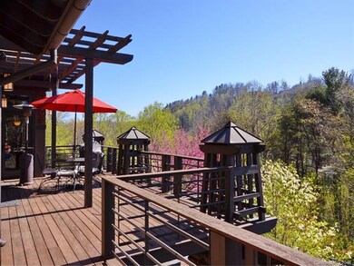 Entertaining deck