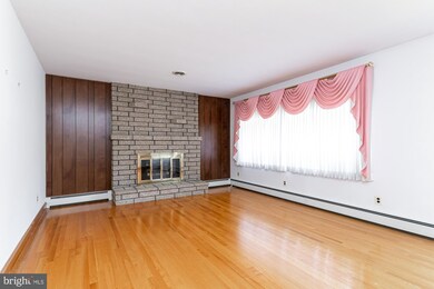 711 Clover Ave, Essex, MD 21221 - photo 5