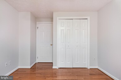 22388 Stablehouse Dr, Sterling, VA 20164 - photo 7