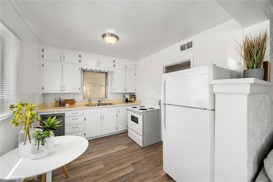 2318 56th St, Des Moines, IA 50310 - photo 7