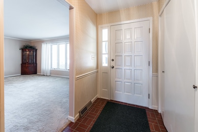 1531 Mayflower Dr, Dekalb, IL 60115 - photo 4