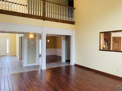 3725 SW Clarion Park Dr, Topeka, KS 66610 - photo 6