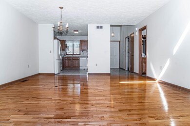 102 Duck Hollow Cir, Stroudsburg, PA 18360 - photo 7