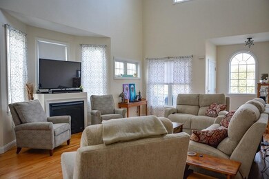 102 Tea Party Cir unit 541, Holden, MA 01520 - photo 6