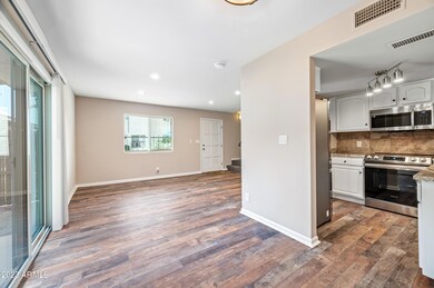 8813 N 12th Place, Phoenix, AZ 85020 - photo 6