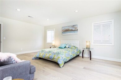 22020 Galvez St, Woodland Hills, CA 91364 - photo 4