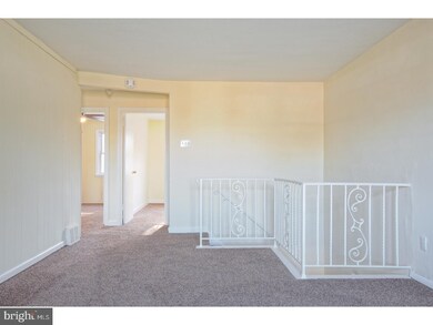 202 Glen Cove Rd, Darby, PA 19023 - photo 4