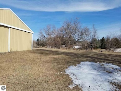 8240 Keystone Rd, Whittemore, MI 48770 - photo 3
