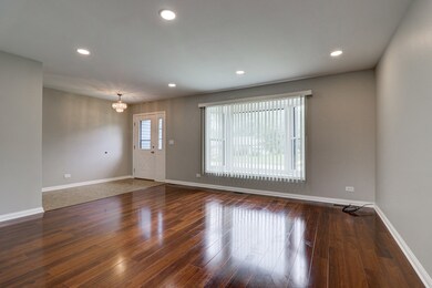 937 E Forest Ave, Des Plaines, IL 60018 - photo 6