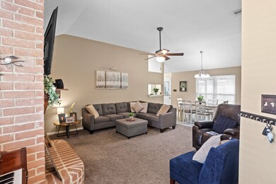 2704 Mockingbird Dr, Alvin, TX 77511 - photo 3