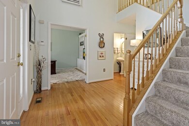 5702 Regal Crest Ct, Clifton, VA 20124 - photo 7