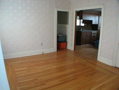 272 Mendon Ave, Pawtucket, RI 02861 - photo 4