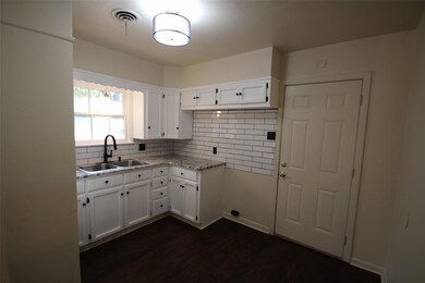 1520 Cherry St, Gainesville, TX 76240 - photo 5