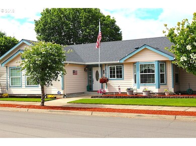 2302 N 32nd St, Springfield, OR 97477 - photo 2