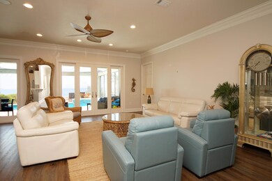 2572CayenneLiving5