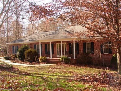 3129 Creekridge Dr, Asheboro, NC 27205 - photo 4