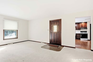 26140 N Ann Ct, Wauconda, IL 60084 - photo 3