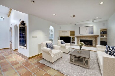 10 Sugarberry Cir, Houston, TX 77024 - photo 7