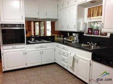 319 E Amherst Dr, Tyler, TX 75701 - photo 5