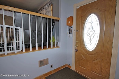 15 Bovanizer St, Staten Island, NY 10312 - photo 4