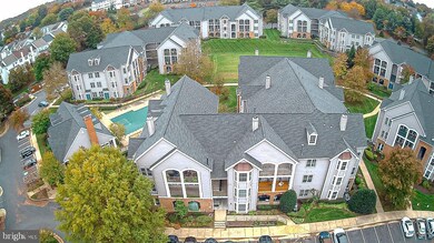 46580 Drysdale Terrace unit 300, Sterling, VA 20165 - photo 5