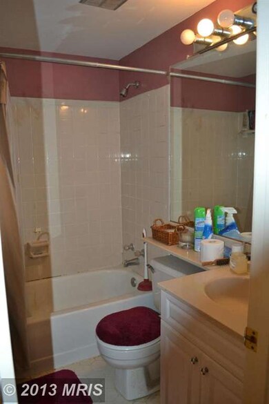 20511 Strath Haven Dr, Montgomery Village, MD 20886 - photo 6