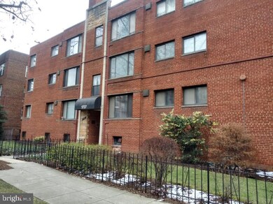 1727 28th St SE unit 204, Washington, DC 20020 - photo 2