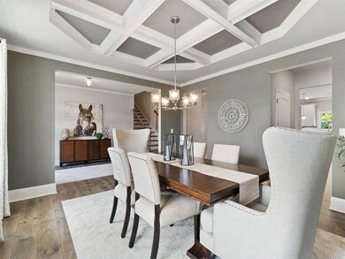 Sample Lynnbrook Dining Room at Briarwood in Cummi