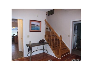 FOYER  - OTHER SIDE