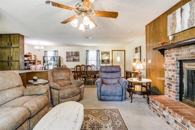 1145 Forest Oaks Ln, Hurst, TX 76053 - photo 5