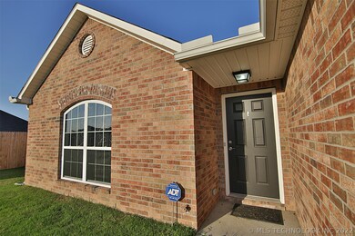 8879 S 261st East Ave, Broken Arrow, OK 74014 - photo 3