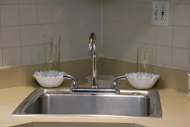 121 Chestnut St, Avenel, NJ 07001 - photo 7