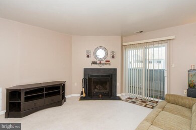 2212 Lowells Glen Rd unit H, Parkville, MD 21234 - photo 2