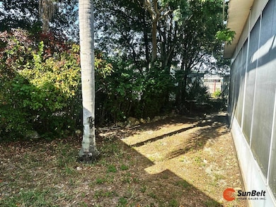 561 E Burleigh Blvd unit Lot 56, Tavares, FL 32778 - photo 3
