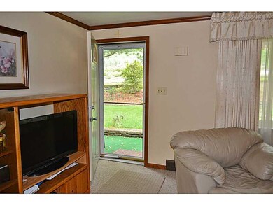 Entry/Foyer.