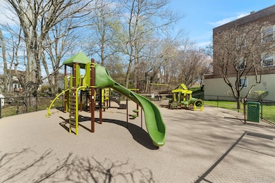 703 Palmer Ct unit 2A, Mamaroneck, NY 10543 - photo 6