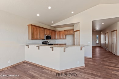 1232PickeralAve-8