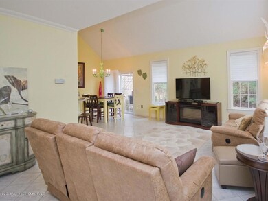 007_LIVING ROOM