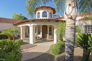 Pusch Ridge - Front Courtyard