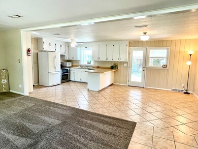 Kitchen, Dining Rm & Living Space