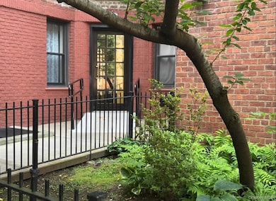 65-39 108th St unit E6, Forest Hills, NY 11375 - photo 4