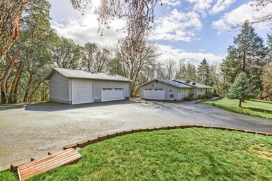 487 Honeycutt Dr, Grants Pass, OR 97526 - photo 3