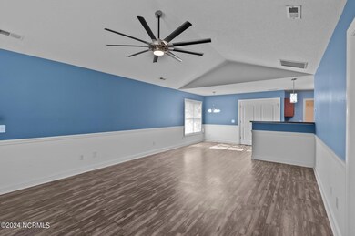 2608 Sawgrass Dr unit A, Winterville, NC 28590 - photo 7